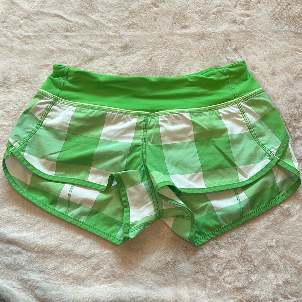 lululemon size 4 Speed Short - green and white